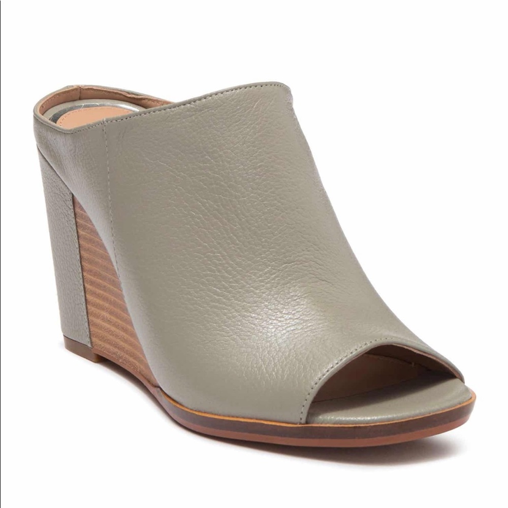 🛑SOLD🛑 New Paolo Gaia Leather Wedge
